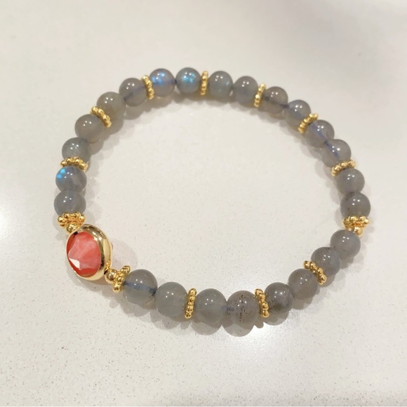 Natural Gray Moonstone With Red Crystal Stretch Bracelet - Picture 1 of 6